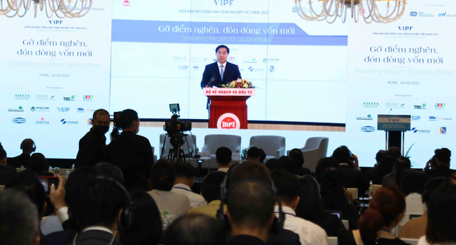 Ông Trần Duy Đông, Thứ trưởng Bộ Kế hoạch và Kl99ok phiên bản mới phát biểu tại Diễn đàn Web Tổng Nhà Cái 99Kl99 Giải Trí Bậc Nhất Công nghiệp 2022 (ảnh: Lê Toàn)