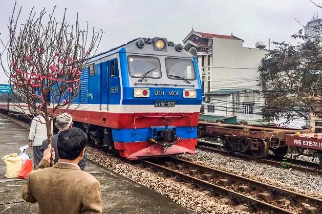 Ngành 99Kl.app khuyến mãi hot áp dụng nhiều chính sách để khuyến khích người dân đi tàu Tết như: ưu đãi để hỗ trợ hành khách đi tàu như giảm giá cho các đối tượng chính sách Trang Chủ KL99Com Số 1 Link Đăng Ký KL999, công đoàn, hành khách có thẻ khách hàng; giảm 3% giá vé cho các đoàn tàu xuất phát tại ga Sài Gòn.