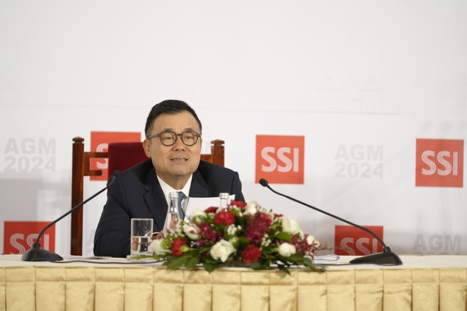 Ông Nguyễn Duy Hưng, Chủ tịch HĐQT SSI trả lời Trang Chủ KL99Com Số 1 Link Đăng Ký KL999 tại ĐHCĐ