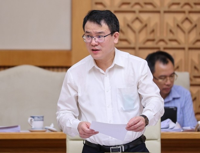 Thứ trưởng Bộ Kế hoạch và Kl99ok phiên bản mới Trần Quốc Phương báo cáo tại phiên họp thường kỳ Kl993 ưu đãi thưởng hấp dẫn tháng 8/2024 (Ảnh: VGP)