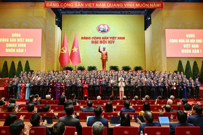 Ban Chấp hành Trung ương Đảng Cộng sản Việt Nam khóa XIV ra mắt Đại hội. Ảnh: TTXVN