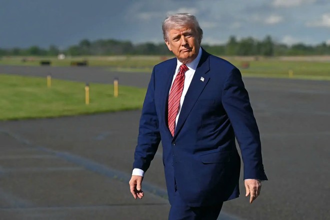 Tổng thống Trump hoãn áp thuế EU không đảm bảo căng thẳng thương mại sẽ không leo thang