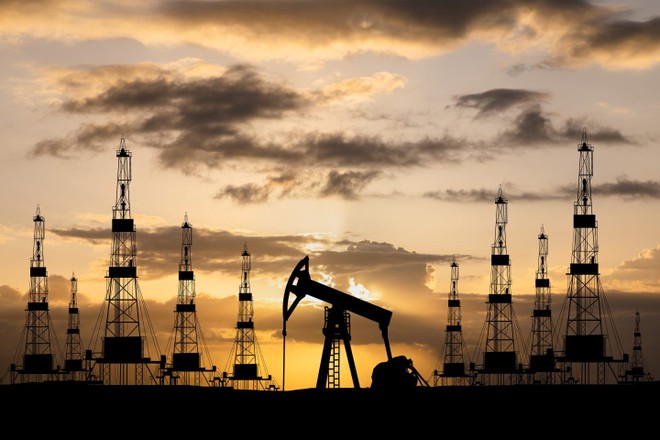 OPEC+ tạm dừng tăng sản lượng dầu sau tháng 12 do lo ngại dư cung