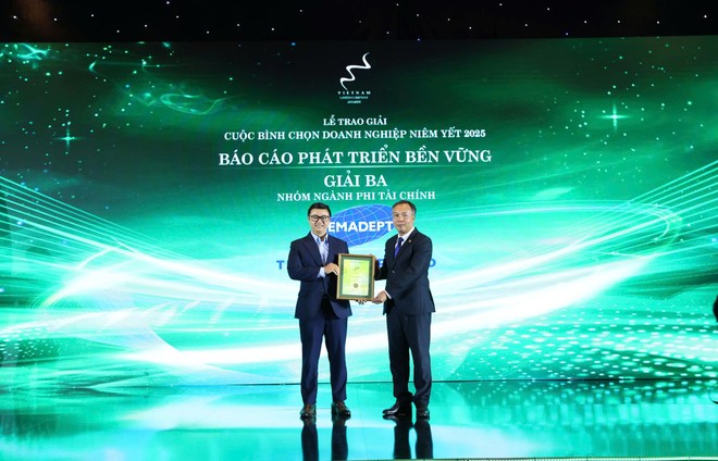 Đại diện CTCP Gemadept nhận giải Top 3 báo cáo Phát triển bền vững tốt nhất nhóm phi Kl991.com nạp rút nhanh 