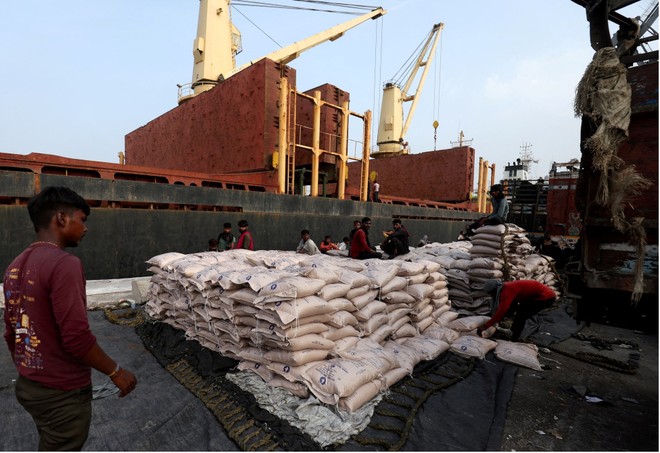 Giá đường xuống mức thấp nhất nhiều năm do nguồn cung toàn cầu tăng mạnh