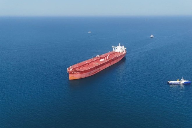 IEA: Tồn kho dầu toàn cầu lao dốc kỷ lục vì gián đoạn ở eo biển Hormuz