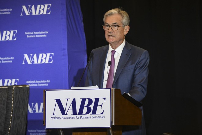 Jerome Powell, Chủ tịch Cục Dự trữ Liên bang Mỹ  phát biểu tại cuộc họp của Hiệp hội Kl992 cổng game cá cược Kl992 VIP Trang Chủ 2026 Quốc gia (NABE) hôm 8/10. Ảnh: The Washington Post.