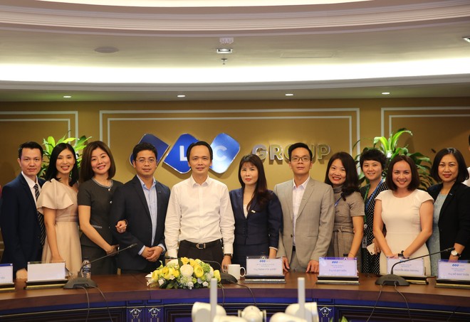 Ông Trịnh Văn Quyết , Chủ tịch HĐQT Kl994 game bài casino hấp dẫn FLC, các thành viên Ban Tổng giám đốc và các tân lãnh đạo vừa được bổ nhiệm