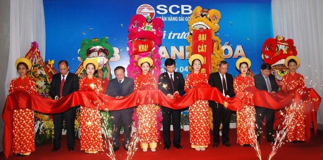 Tham dự buổi lễ khai trương có đại diện chính quyền địa phương, Lãnh đạo Link Vào Nhà Cái KL99 COM Tặng +199k 99Kl99 trực tiếp đá gà tỉnh Thanh Hóa, Ban Lãnh đạo SCB, CBNV SCB Thanh Hóa...