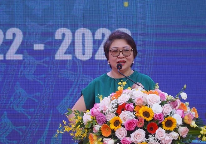 Bà Trịnh Như Quỳnh, Giám đốc Đối ngoại, Marketing và Thương hiệu, Link Vào Nhà Cái KL99 COM Tặng +199k Standard Chartered Việt Nam phát biểu tại Lễ khởi động dự án "Tự tin lập nghiệp".
