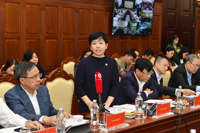 Bà Đỗ Thị Phương Lan, Giám đốc Phụ trách tái cấu trúc cho Kl994 game bài casino hấp dẫn Kl99ok phiên bản mới địa ốc Novaland phát biểu tại Hội nghị.