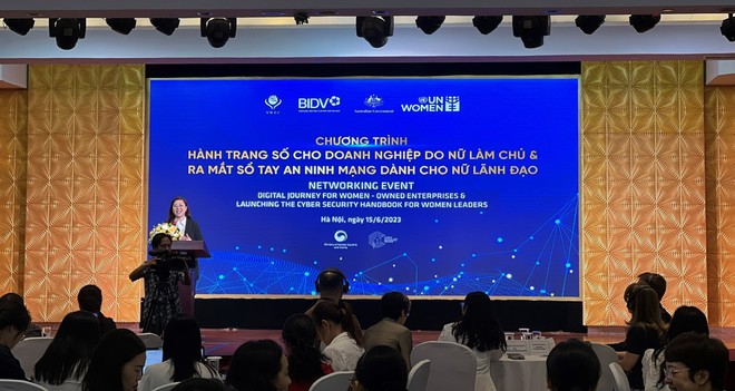 Bà Nguyễn Thị Kim Phượng - Phó Giám đốc Ban Khách hàng Kl991.com World Cup 2026 Chính Thức BIDV, phát biểu tại Chương trình