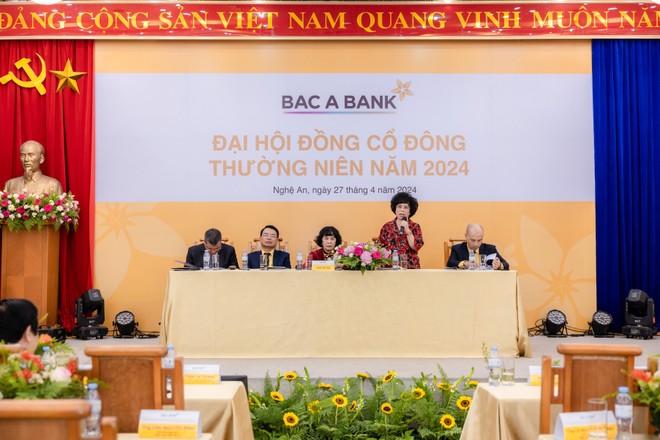 Ban Chủ tọa Đại hội đồng Trang Chủ KL99Com Số 1 Link Đăng Ký KL999 thường niên BAC A BANK 2024 