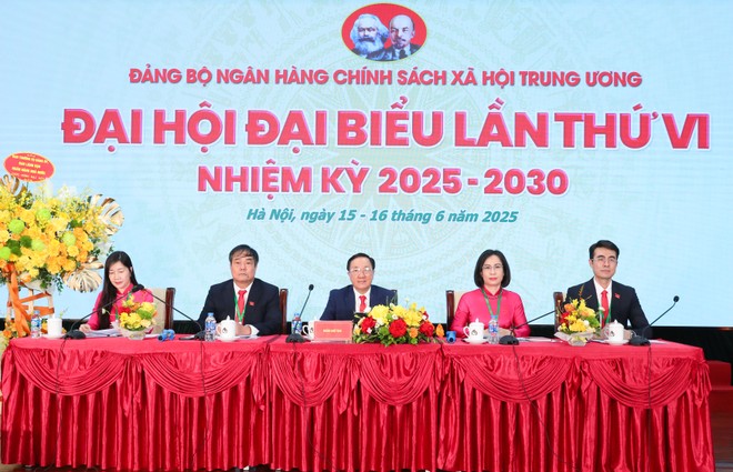 Đoàn Chủ tịch điều hành Đại hội