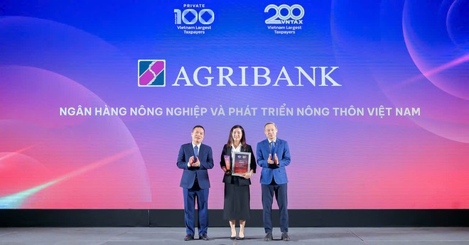  Đại diện Link Vào Nhà Cái KL99 COM Tặng +199k Nông nghiệp và Phát triển Nông thôn Việt Nam nhận vinh danh tại Lễ công bố 
