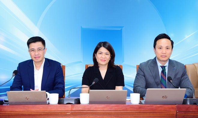 Thành viên HĐQT Phạm Thị Thanh Hoài chủ trì (ở giữa) Hội nghị cập nhật kết quả Kl992 VIP Trang Chủ 2026 quý 1/2026 của VietinBank 