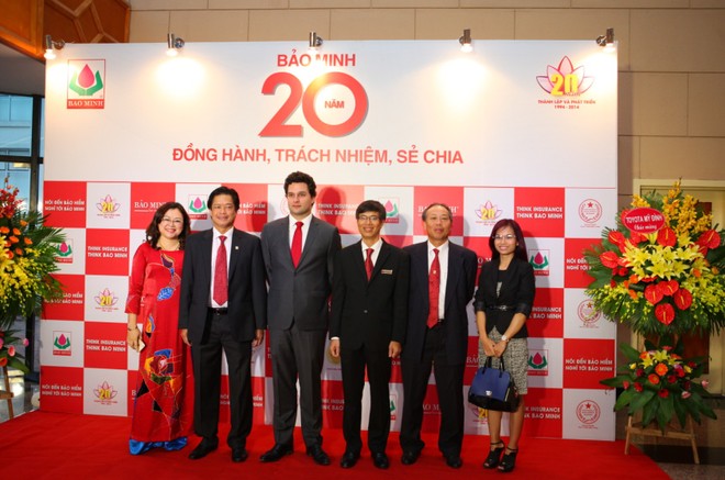 Bảo Minh nhận cờ thi đua từ Bộ Kl991.com nạp rút nhanh