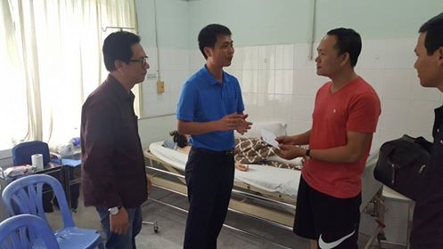 Ðại diện Kl99kl phiên bản hoạt động Bảo Việt tới thãm hỏi các nạn nhân trong vụ tai nạn