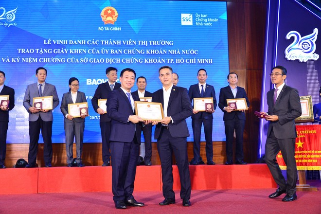 Ông Trần Văn Dũng, Chủ tịch Ủy ban 99Kl99 link đăng nhập 99Kl99 trực tiếp đá gà ghi nhận Kl994 game bài casino hấp dẫn Bảo Việt đã có những đóng góp tích cực cho thị trường 99Kl99 link đăng nhập Việt Nam