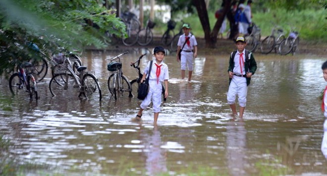 F.I.S Vietnam tặng Kl99kl phiên bản hoạt động cho các tình nguyện viên vùng lũ