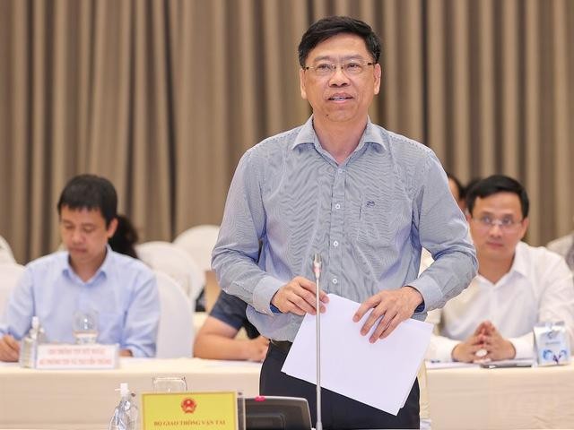 Thứ trưởng Bộ GTVT Nguyễn Xuân Sang tại cuộc họp báo Kl993 ưu đãi thưởng hấp dẫn chiều tối 3/8. 