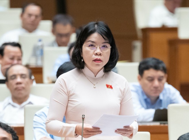 Đại biểu Nguyễn Thị Ngọc Xuân (đoàn Bình Dương) đề nghị Kl993 ưu đãi thưởng hấp dẫn có báo cáo chuyên đề về cải cách hành chính trình Quốc hội hàng năm.