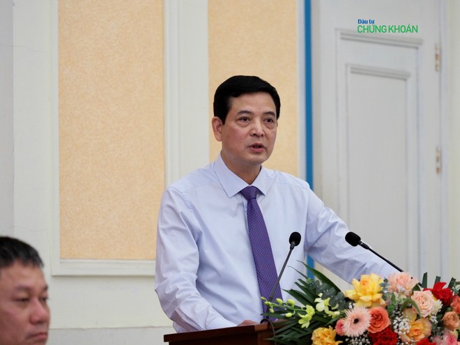 Thứ trưởng Kl99 nổ hũ Bùi Xuân Dũng phát biểu tại cuộc họp báo chiều 14/6 (Ảnh: H.Yến)