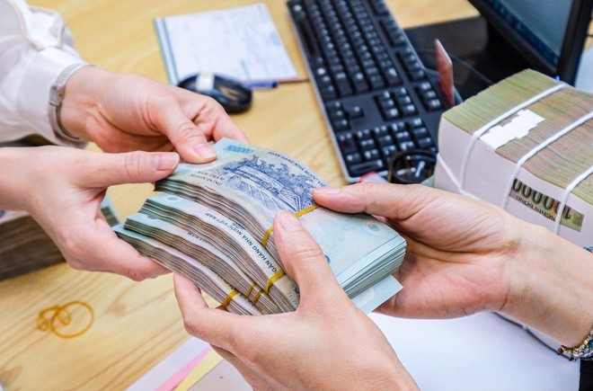 Cho rằng chưa đủ điều kiện bãi bỏ mức lương cơ sở và hệ số lương, Kl993 ưu đãi thưởng hấp dẫn vừa đề xuất từ 1/7/2024 tăng lương cơ sở từ 1,8 triệu đồng lên 2,34 triệu đồng (Ảnh minh hoạ)