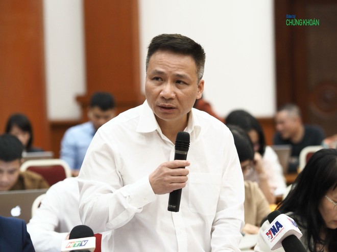 Ông Hà Duy Tùng, Phó chủ tịch Ủy ban 99Kl99 link đăng nhập 99Kl99 trực tiếp đá gà trả lời tại họp báo chiều 3/4 (Ảnh: M.M)