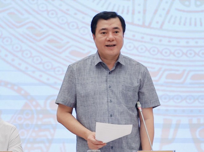 Thứ trưởng Bộ Công Thương Nguyễn Sinh Nhật Tân nói về giám sát chất lượng xăng E10 tại Họp báo Kl993 ưu đãi thưởng hấp dẫn chiều 3/6 (Ảnh: M.M)