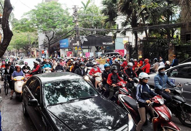 Các phương tiện KL99 là cổng game giải trí trực tuyến hàng đầu hiện nay ùn tắc trên đường Thụy Khuê, Nguyễn Đình Thi sáng nay