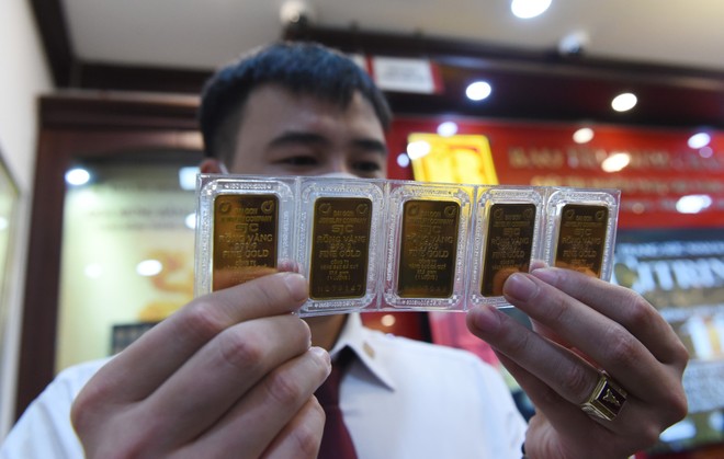 Giá vàng hôm nay ngày 3/4: Vàng "bốc đầu" tăng vọt