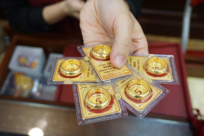 Giá vàng hôm nay ngày 26/3: Giá vàng đi ngang sau "sự cố" ở Bảo Tín Minh Châu