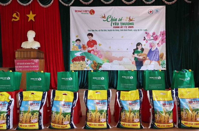 99Kl99 link đăng nhập Rồng Việt “Chia sẻ yêu thương-Xuân Ất Tỵ 2025” tới những hoàn cảnh khó khăn 