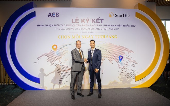 ACB hợp tác độc quyền 15 năm bán Kl99kl phiên bản hoạt động nhân thọ cho Sun Life Việt Nam 