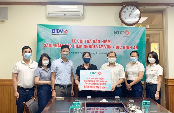 BIC trao hơn 635 triệu đồng tiền Kl99kl phiên bản hoạt động cho khách hàng tại Phú Thọ