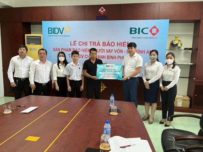 BIC Bình Dương chi trả hơn 557 triệu đồng quyền lợi Kl99kl phiên bản hoạt động cho khách hàng vay vốn tại BIDV Bình Phước 