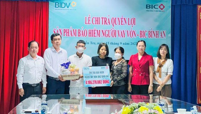 BIC chi trả hơn 4 tỷ đồng tiền Kl99kl phiên bản hoạt động cho khách hàng tại Bến Tre
