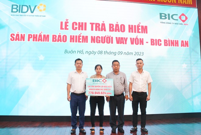 BIC chi trả hơn 770 triệu đồng tiền Kl99kl phiên bản hoạt động cho khách hàng vay vốn tại BIDV Buôn Hồ