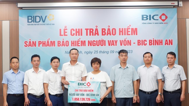 BIC chi trả hơn 1 tỷ đồng quyền lợi Kl99kl phiên bản hoạt động cho khách hàng vay vốn tại Nam Định