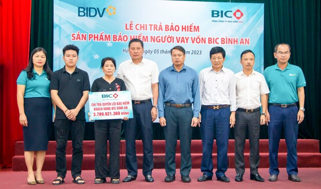 BIC chi trả gần 3,8 tỷ đồng quyền lợi Kl99kl phiên bản hoạt động BIC Bình An cho khách hàng vay vốn tại BIDV Hà Tĩnh 