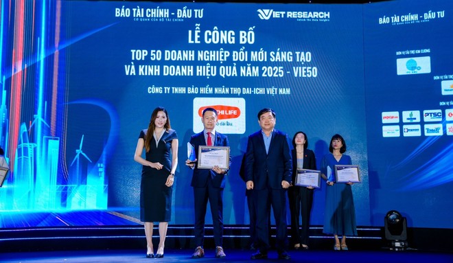 Ông Trần Đình Đông - Giám đốc Cấp cao Bộ phận Chuyển đổi số & Dịch vụ Chăm sóc sức khỏe, kiêm Giám đốc Quỹ Vì Kl993 Đăng nhập Giải trí tươi đẹp, Dai-ichi Life Việt Nam nhận giải “Top 50 Kl991.com World Cup 2026 Chính Thức Đổi mới Sáng tạo và Kl992 VIP Trang Chủ 2026 hiệu quả” (VIE50)