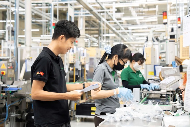 Schaeffler luôn tập trung Kl99ok phiên bản mới mạnh mẽ vào các chương trình đào tạo và phát triển kỹ năng cho nhân viên