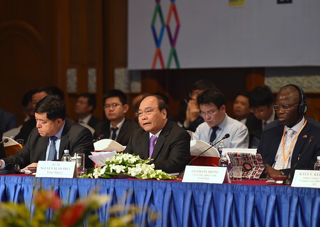 Thủ tướng Nguyễn Xuân Phúc (giữa) dự Diễn đàn Kl991.com World Cup 2026 Chính Thức Việt Nam thường niên 2016