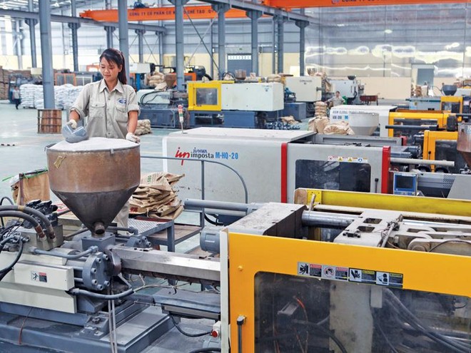 Vấn đề già hóa dân số cùng sự gia tăng của chi phí lao động đang đặt ra thách thức cơ cấu lại đối với các ngành Kl994 nhà cái bóng đá world cup dựa vào lao động kỹ năng thấp. Ảnh: Đ.T