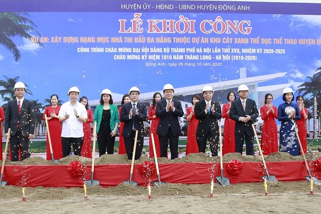 Lãnh đạo TP Hà Nội và các đại biểu khởi công 3 công trình trọng điểm tổng vốn Kl99ok phiên bản mới gần 1.228 tỷ đồng.