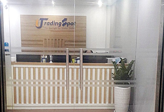 Tại Việt Nam, ngoài một số tổ chức tín đụng được cấp phép, tất cả các nhà Kl99ok phiên bản mới cá nhân và tổ chức đều bị cấm Kl99ok phiên bản mới forex.