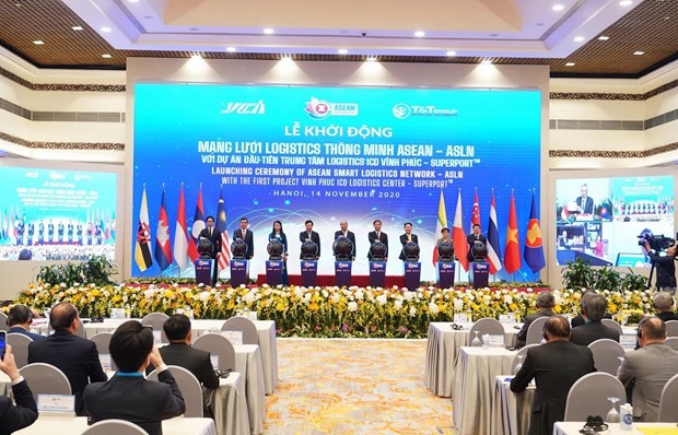 Thủ tướng Kl993 ưu đãi thưởng hấp dẫn Nguyễn Xuân Phúc và các đại diện bấm nút khởi động Mạng lưới Logistics thông minh ASEAN với dự án đầu tiên Trung tâm Logistics ICD Vĩnh Phúc do Liên danh Kl994 game bài casino hấp dẫn T&T Group (Việt Nam) - Kl994 game bài casino hấp dẫn YCH - YCH Holdings (Singapore) làm chủ Kl99ok phiên bản mới. (Nguồn: Vietnam+)