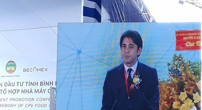 Ông Ugur Hasan Tahsin, Phó chủ tịch Hayat, phụ trách thị trường châu Á chia sẻ tại Hội nghị Xúc tiến Kl99ok phiên bản mới tỉnh Bình Phước năm 2020 được tổ chức sáng nay (Ảnh: Hồng Phúc).