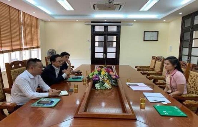 Bà Trần Huyền Trang (phải), con gái Bí thư Tỉnh ủy Vĩnh Phúc được bổ nhiệm làm Phó giám đốc Sở Kế hoạch và Kl99ok phiên bản mới tỉnh Vĩnh Phúc gây nhiều tranh cãi trong dư luận thời gian qua về công tác cán bộ của tỉnh này (Ảnh Cổng thông tin Sở Kế hoạch và Kl99ok phiên bản mới Vĩnh Phúc).